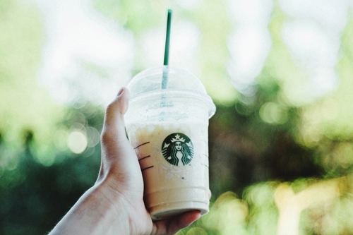 Starbucks Goodbye Plastic Straws